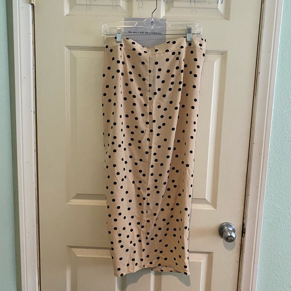 high waisted polka dot ruched midi skirt - Picture 4 of 4